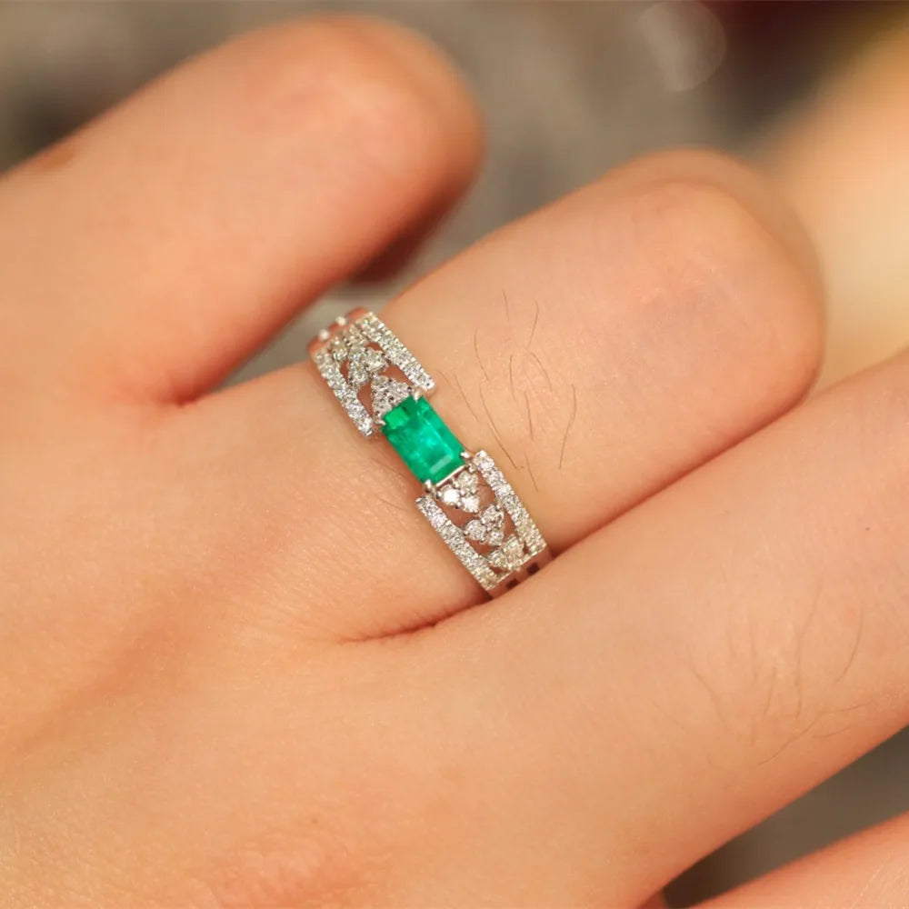 Vintage White Gold Emerald Ring
