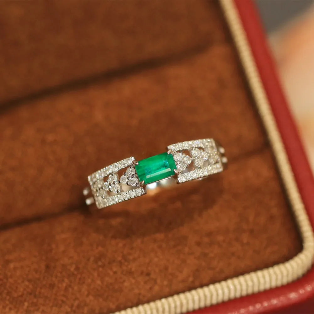 Vintage White Gold Emerald Ring